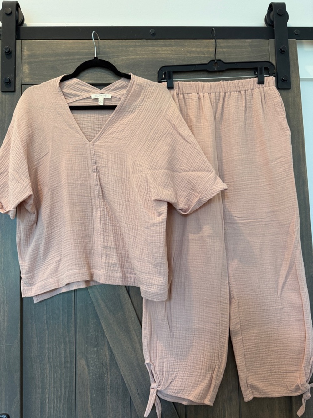 Women's Two-Piece Relaxed V-Neck Set in Blush Pink